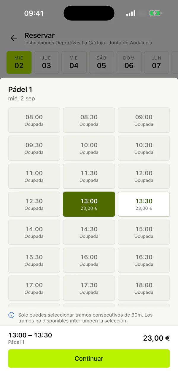 The slot picker of the Sporttia app, showing the half-hour slots of a padel court, which of them are taken, the one chosen, its price and the continue button